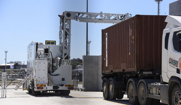 Escáneres en el puerto de Montevideo