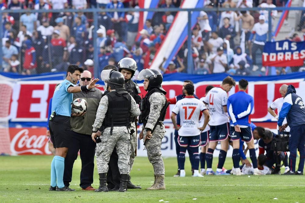 Leodán González y la Policía