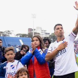 El saludo de Luis Suárez a los hinchas de Nacional: sus hijos, orgullosos El saludo de Luis Suárez a los hinchas de Nacional: sus hijos, orgullosos