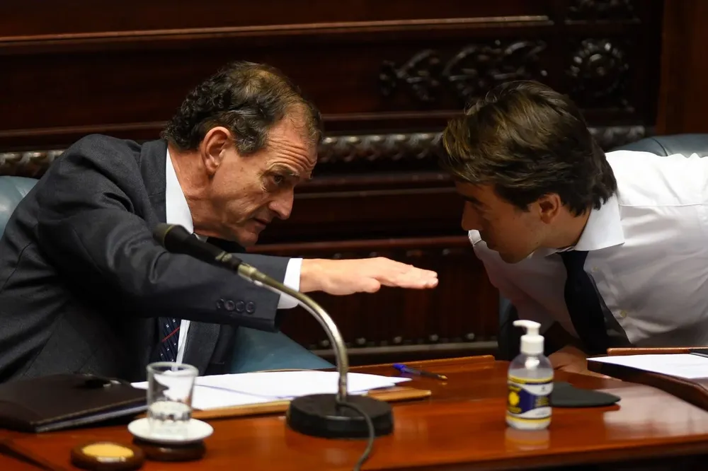 Los senadores Guido Manini Ríos y Juan Sartori plantearon matices con la política del gobierno ante el conflicto entre Rusia y Ucrania