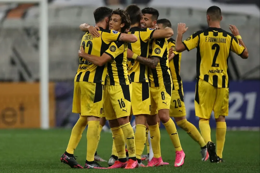 Peñarol espera por el partido ante River Plate de Paraguay de este jueves por la Copa Sudamericana