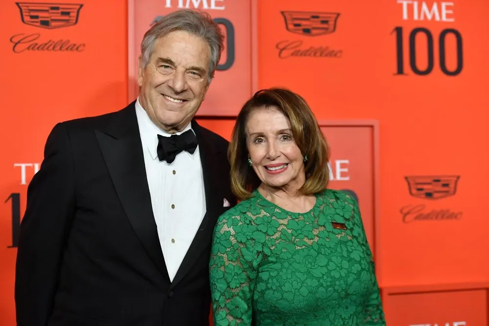 Nancy Pelosi junto a su esposo, Paul Pelosi, en la gala del TIME 100 (foto archivo)