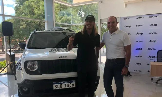 Sevel Uruguay presentó a Lucas Madrid como nuevo embajador de Jeep