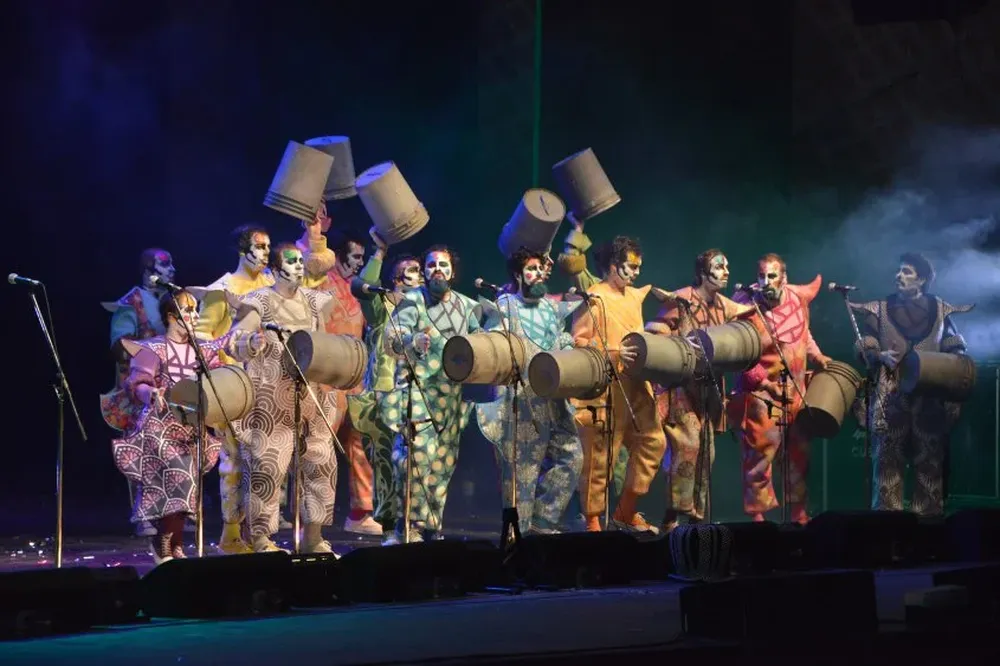 Queso Magro durante su presentación en el Teatro de Verano.
