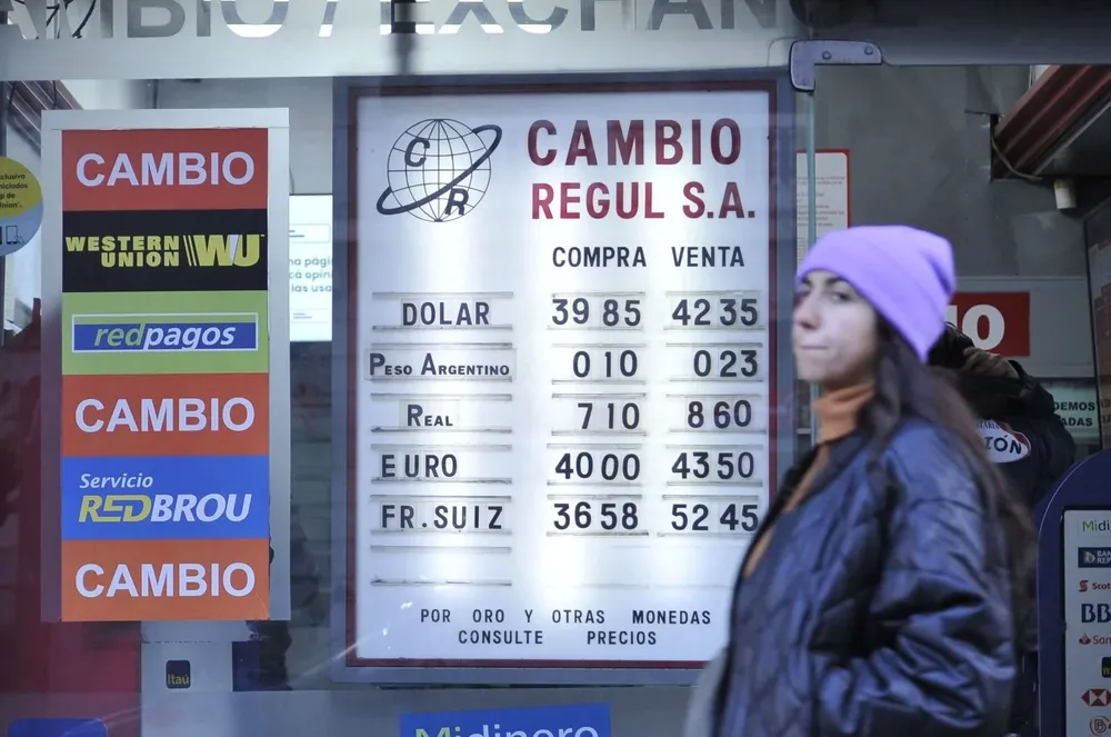 El dólar retorna a la franja de los $ 41 en la cotización mayorista.