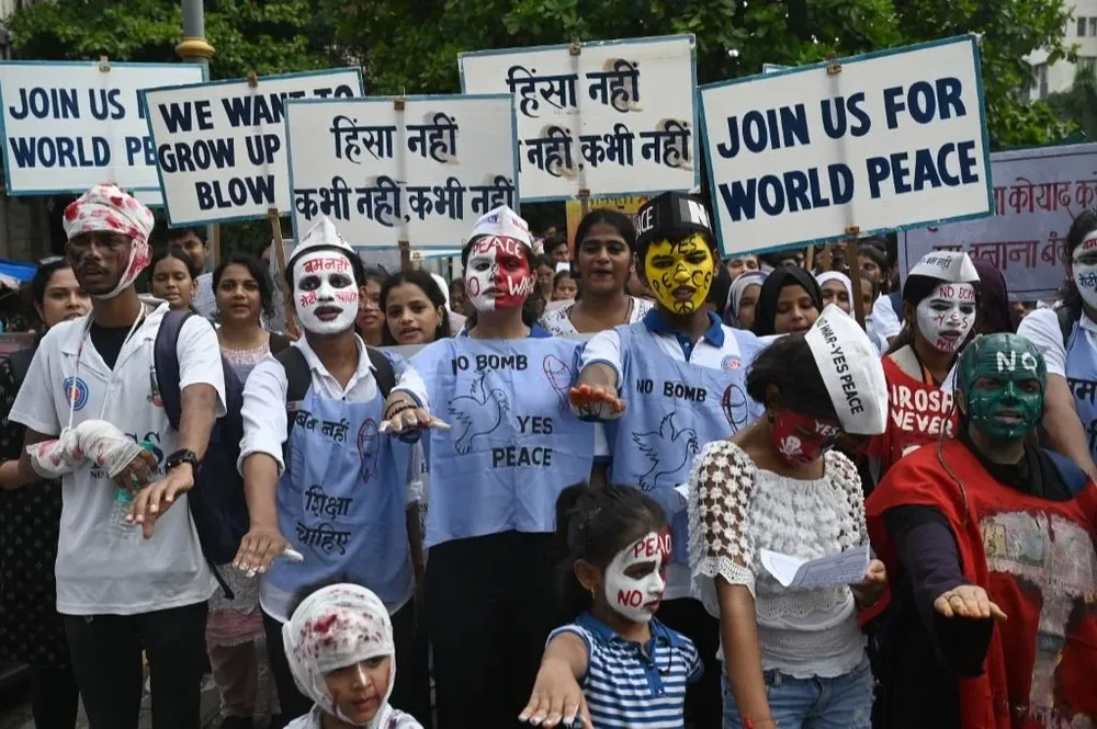 La ciudad fue reconstruida. Algunos de los escombros fueron dejados intactos en memoria del horror