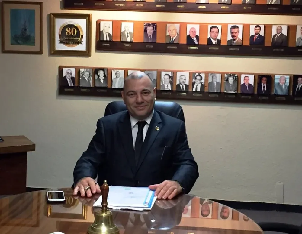 El operador inmobiliario Juan Carlos De Caria, presidente de la Asociación Americana de Rematadores