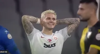 Icardi no puede creer lo que acaba de hacer.