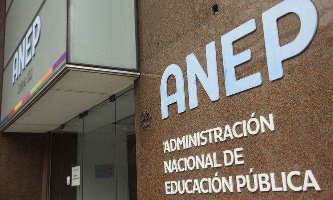 ANEP informó que tienen justificada la falta los alumnos que precisen del transporte público para ir a clases, tras paro general de Unott este jueves
