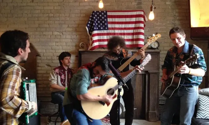 Fede Graña & Los Prolijos tocando en el festival SXSW, en Austin, Estados Unidos