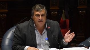 Aumentan tensiones en la interna blanca: Botana rechaza mordaza y pide voto sin mirones mientras presidente de la Convención llama a achicar la manija