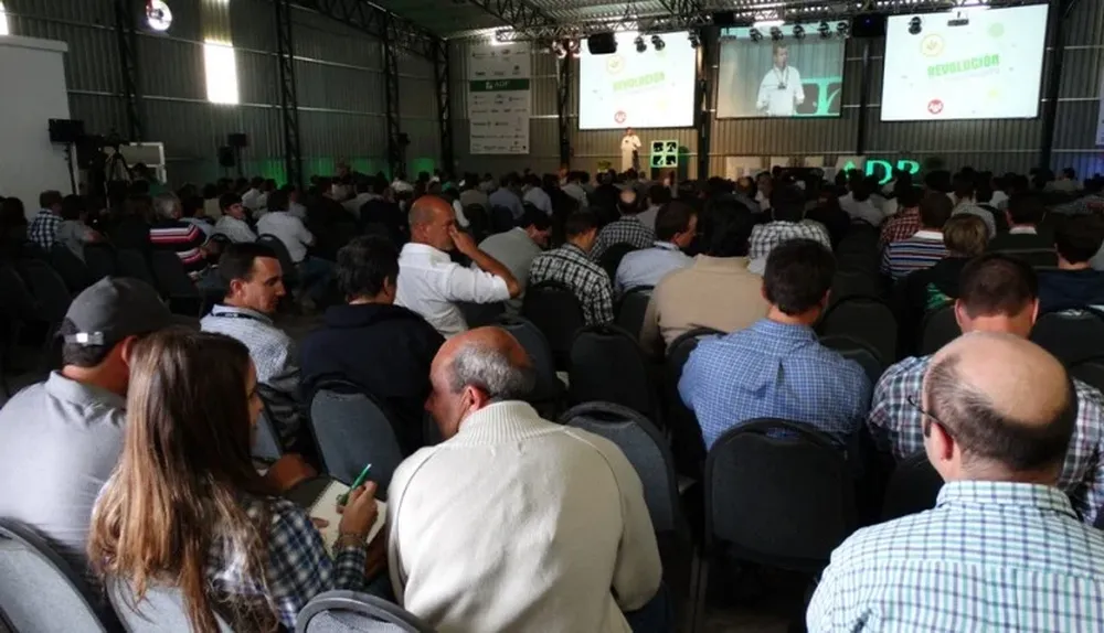 Ciclo de conferencias en la Jornada de Agronegocios