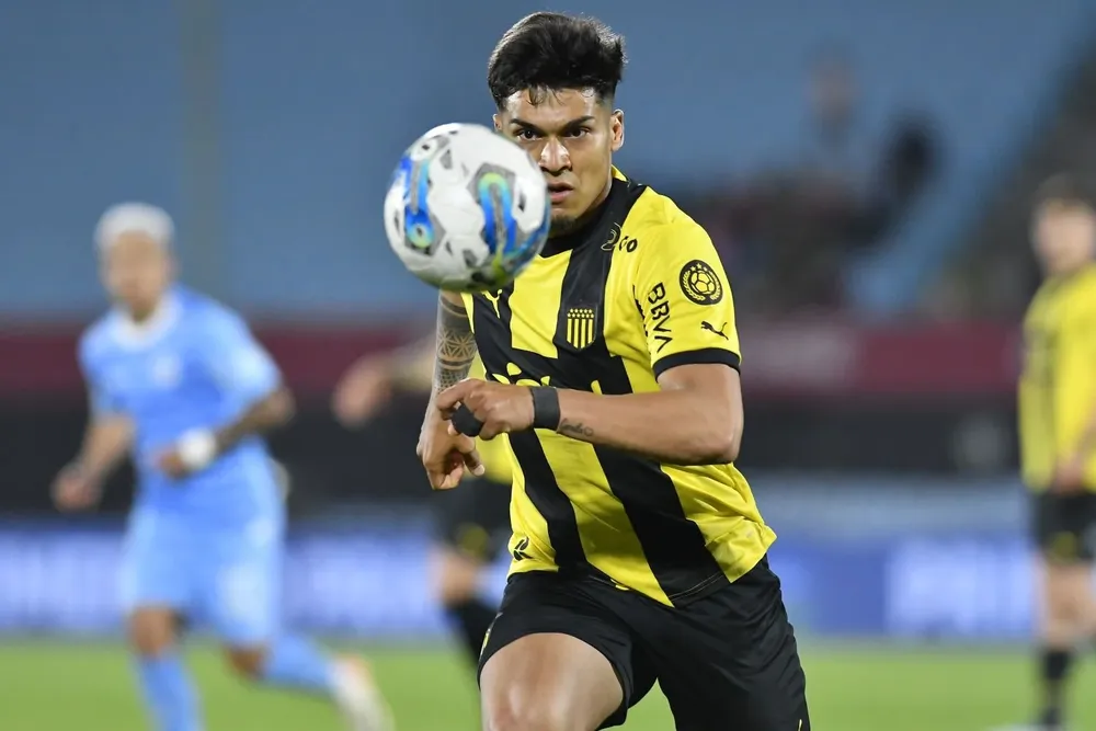 Arezo es fundamental para Peñarol