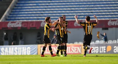 Diogo festeja su golazo