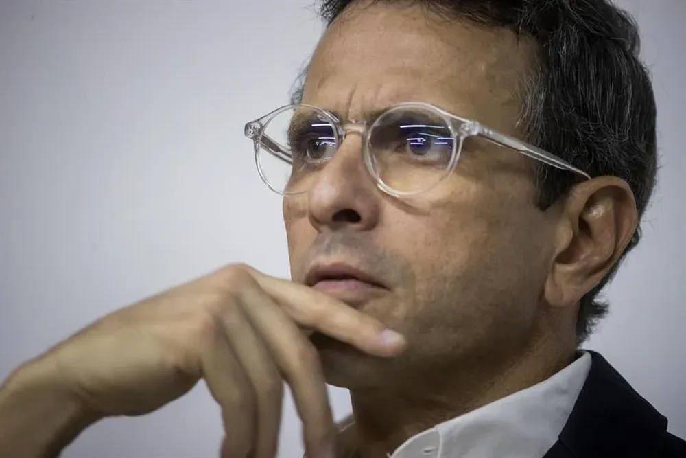 Henrique Capriles, que en su momento enfrentó en las urnas a Chávez y a Maduro, renunció a su candidatura