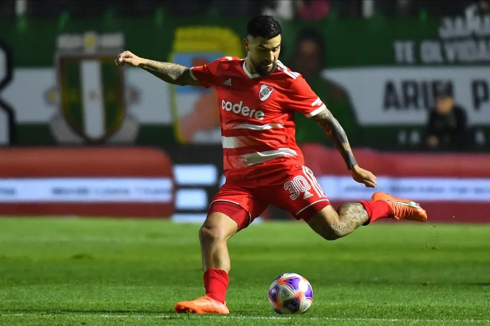 Elías Gómez, lateral de River Plate