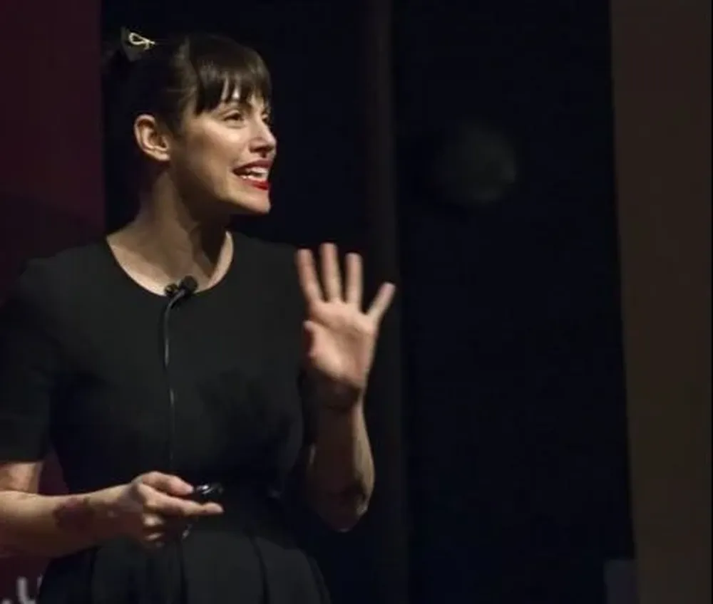 Connie Ansaldi se presentó en el Foro Mujeres Líderes llevado a cabo por la Organización de Mujeres Empresarias del Uruguay (OMEU)