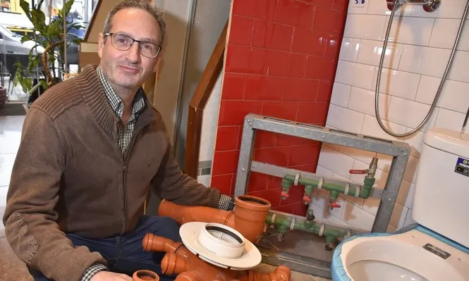 Baños encastrables que reducen costos