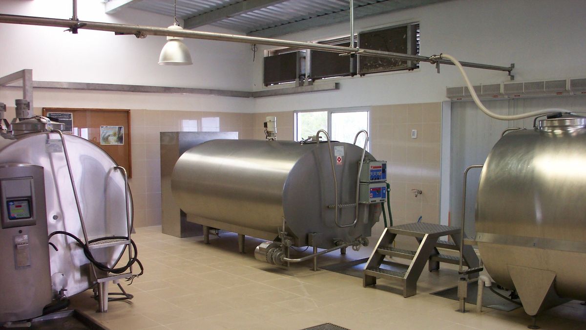 La remisión de leche a industrias creció 6% y el Inale firmó un convenio con el Ministerio de Ambiente