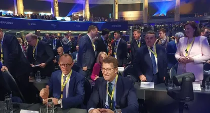 El líder del PP, Alberto Núñez Feijóo, asiste al Congreso del Partido Popular Europeo (PPE) que se celebra en Bucarest (Rumanía).