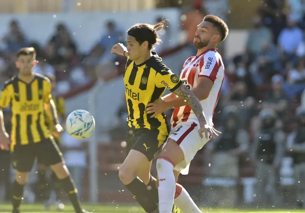 Ruben Bentancourt será titular en Peñarol ante River Plate