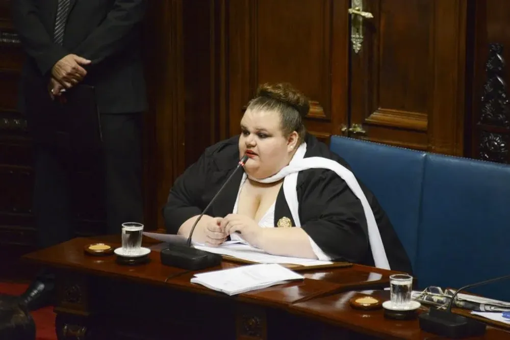 Michelle Suárez es senadora suplente del Frente Amplio