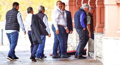 El Gobierno retoma la idea de la mesa tripartira y acelera el diálogo con la CGT.