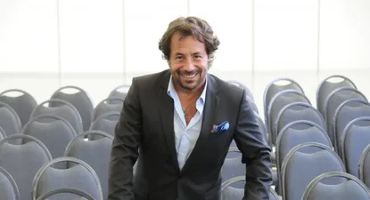 Sarkany reabre su tienda local y vuelve a jugar por Uruguay