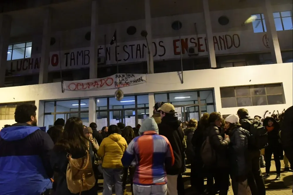 Así lucía el IPA en la noche de este miércoles durante la ocupación.