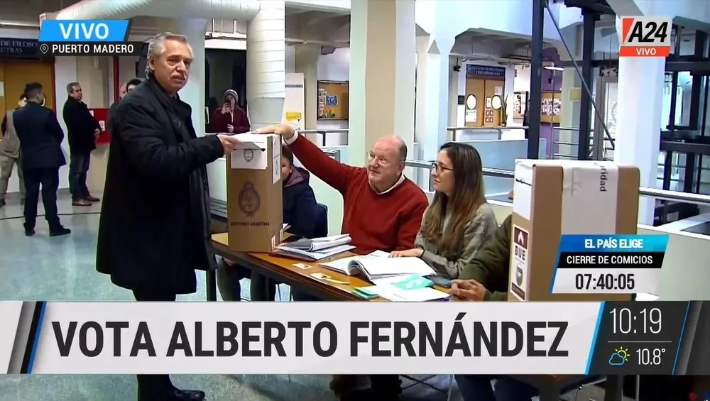 Fernández votó en la Universidad Católica Argentina.