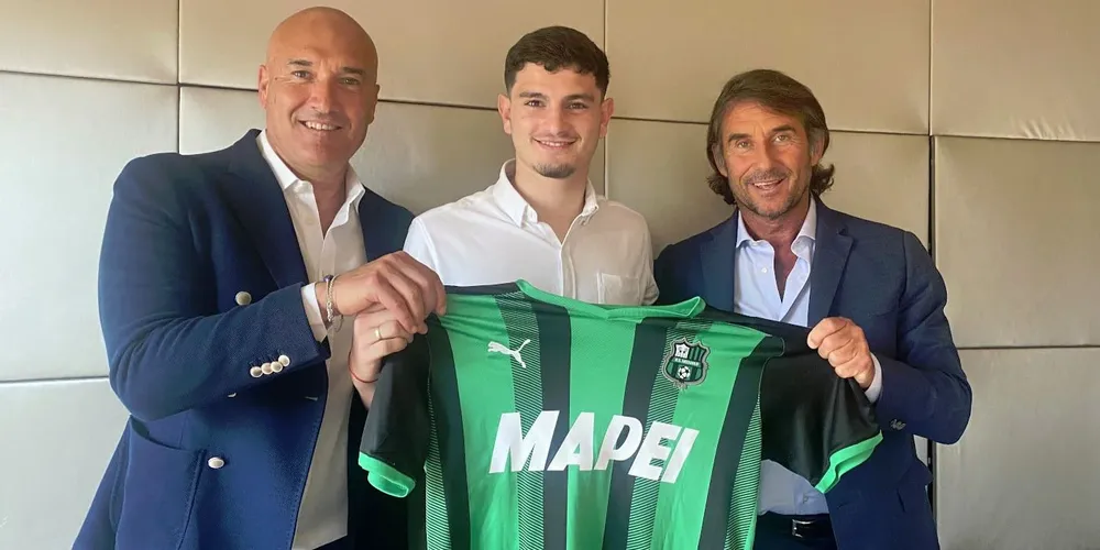 El Canario Álvarez ya fue presentado en Sassuolo, su nuevo club