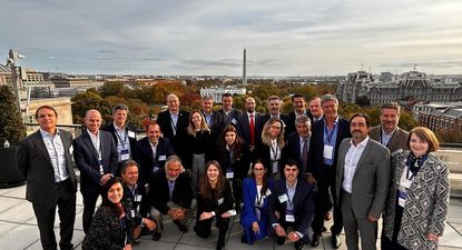 Más de 200 políticos y empresarios argentinos viajan como veedores a las elecciones de Estados Unidos y se frena la actividad en el Congreso