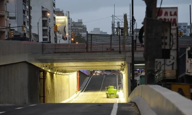 Se habilitó una vía del túnel de avenida Italia y Centenario