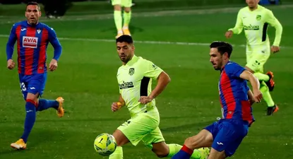 Luis Suárez y Paulo Oliveira