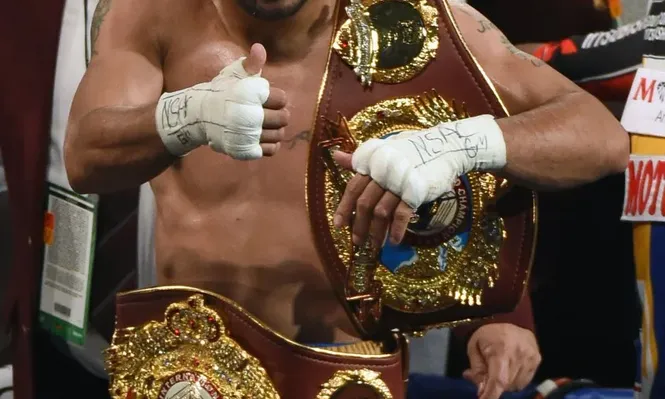 Pacquiao venció a Bradley y se retiró