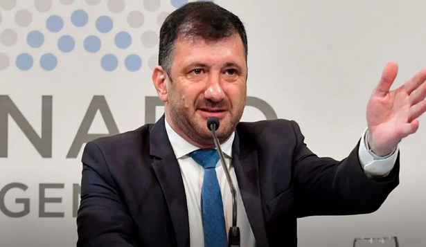 Kueider está acusado, junto a su secretaria, de enriquecimiento ilícito y supuestos sobornos vinculados a la empresa estatal ENERSA.