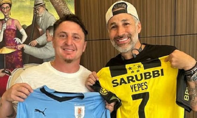 Cristian Cebolla Rodríguez le hizo dos obsequios a Mario Yepes