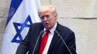 El presidente estadounidense, Donald Trump, se dirige al parlamento israelí, la Knéset, en Jerusalén el 13 de octubre de 2025