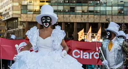 Claro auspicia a Zíngaros, el ganador del primer premio en el desfile Carnaval 2014