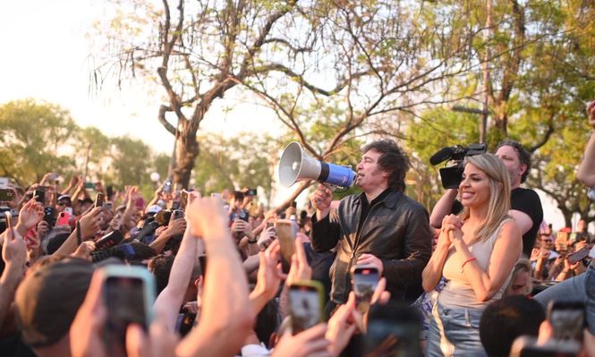Javier Milei volvió a hablar de dos modelos en Chaco y Corrientes y pidió que no aflojen