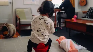 Más de 700 millones de mujeres no pueden participar en el mercado laboral debido al trabajo de cuidados no remunerado