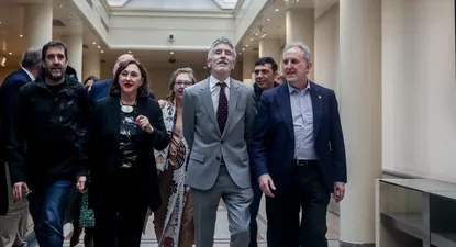 El ministro del Interior, Fernando Grande-Marlaska (c), a su llegada a una sesión de control al Gobierno, en el Senado, a 15 de noviembre de 2022, en Madrid (España).