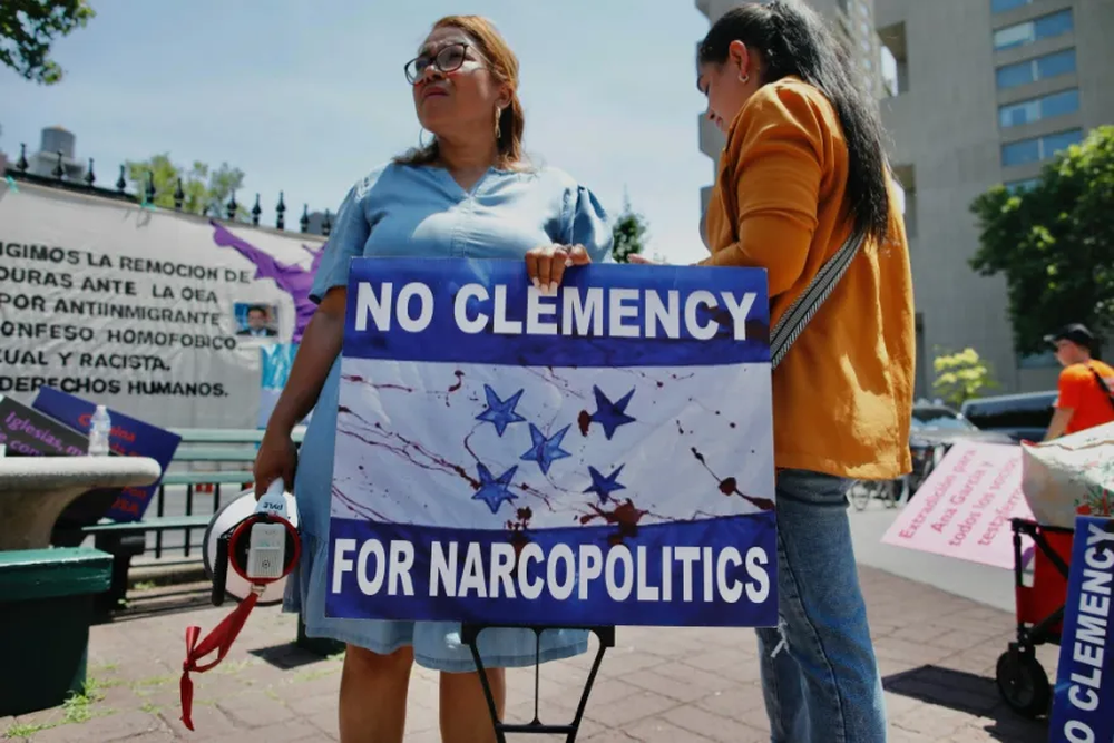 Expresidente de Honduras condenado a 45 años de prisión