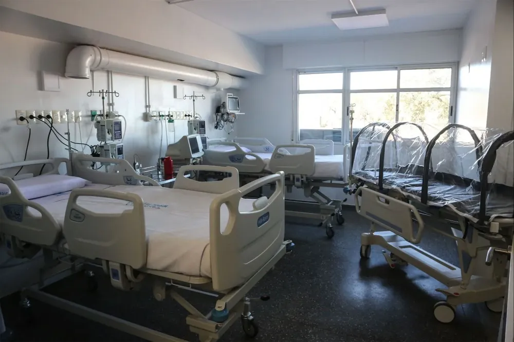 Hay distintas versiones sobre eventuales desbordes del sistema, por parte de las gremiales médicas y el gobierno