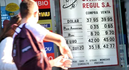 el dolar volvio a subir y roza los $ 40 en la venta al publico