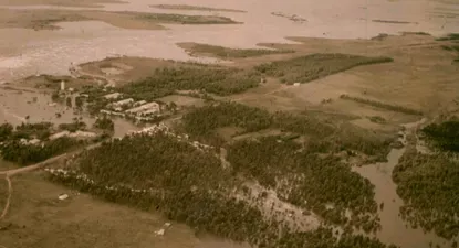Las inundaciones de 1959 provocaron serios daños a la economía del país.