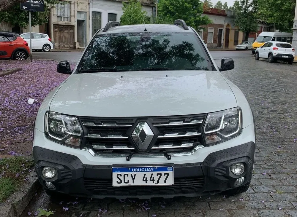 Orellano remata una Renault Oroch de 2023.