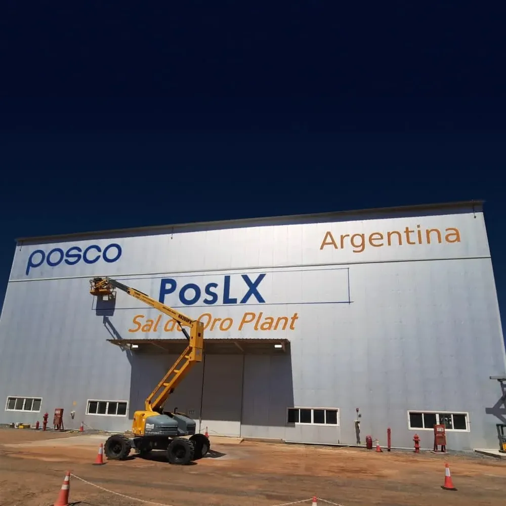 Las autoridades detectaron que la minera surcoreana Posco tenía trabajadores jerárquicos que habían ingresado al país como turistas