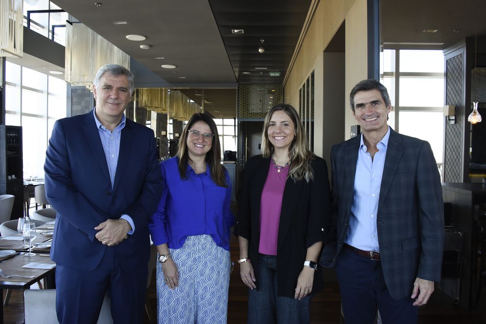 Nicolás Gutiérrez Brum, Gerente Comercial de Urudata, Valeria Díaz Tognola, Jefa de Marketing de Urudata, María Magdalena Campione, IBM Partner Account Manager y Marcelo Estapé, Gerente General de IBM.