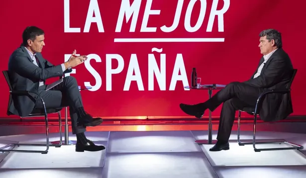 Pedro Sánchez con el ministro Escrivá en la pasada campaña electoral